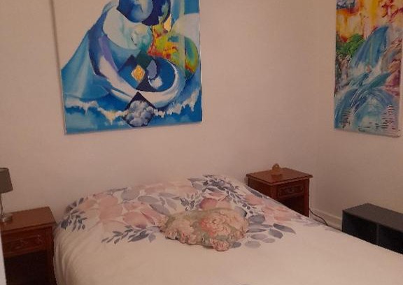 Saint-Pol-de-Leon Cama Y Desayuno | La chambre de Garance et ses couleurs d'art