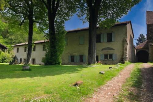 Le Pin Casa | LA CHARTREUSE DE LA SYLVE BÉNITE family home