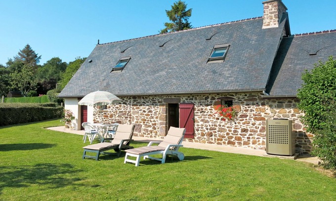 Sourdeval-les-Bois Casa | La Chevalerie by Interhome