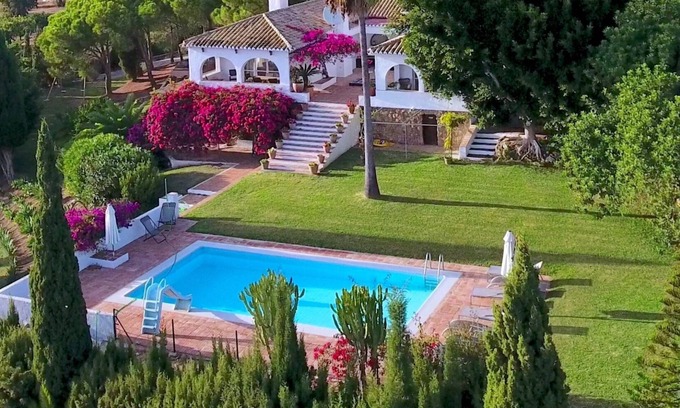 Mijas Casa | La Ciruela - Villa Tranquila Vista al Mar y Piscina Climatizada
