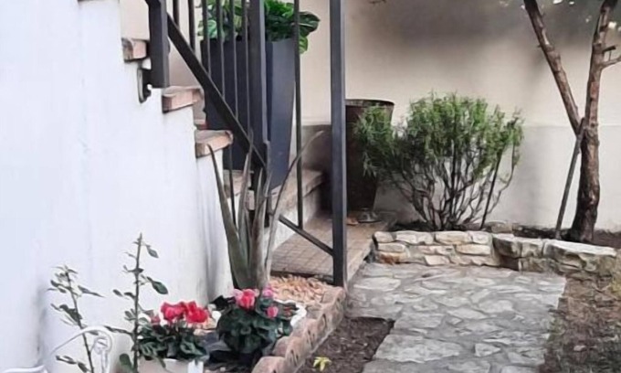 Nave Apartamento | La Civetta apartment surrounded by greenery with garden and private parking space