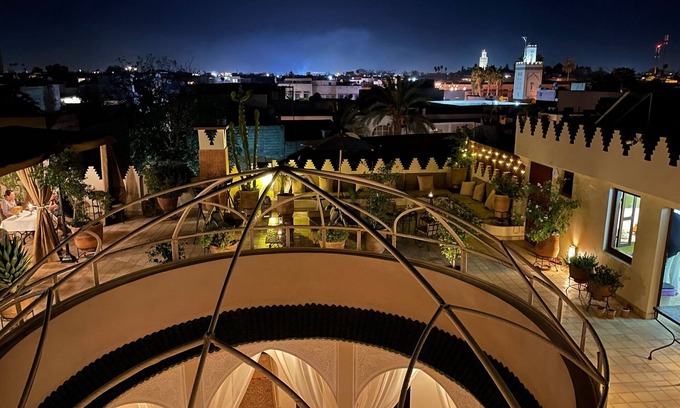 Bab Taghzout Casa | La Claire Fontaine