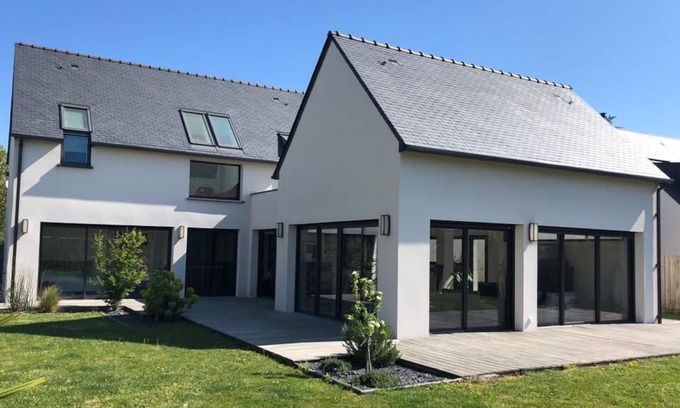 La Trinite-sur-Mer Villa | LA CLEMENTINIERE 4 bedrooms sleeps 8