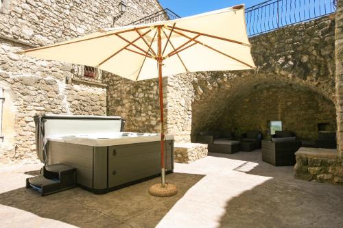 La Garde-Adhemar Casa | La Closerie D'Escalin gîte 12 personnes et Jacuzzi