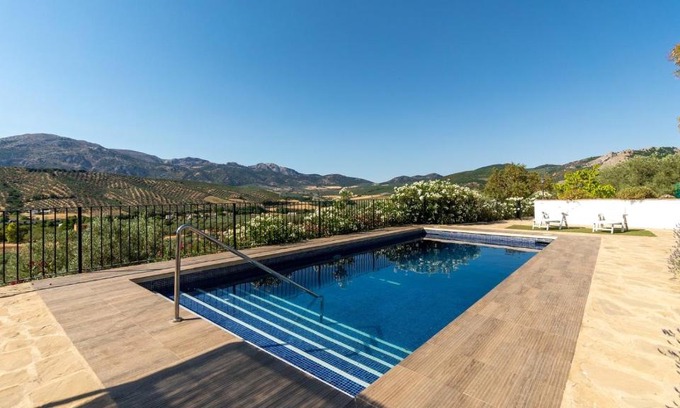 Villanueva del Rosario Casa | La Colina Villanueva del Rosario by Ruralidays