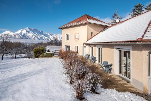 Saint-Bonnet-en-Champsaur Cama Y Desayuno | "La Combe Fleurie" Appartements & Chambres