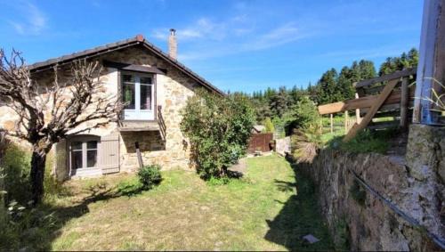 Chenereilles Casa | La Coquette du Bois - Wifi, Cosy, Familial, Calme, Bord de forêt