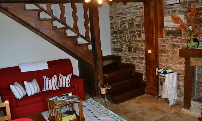 Pumares Apartamento | La Corrada, Acogedor apartamento para dos personas con chimenea