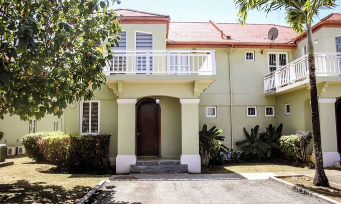 Lowlands Casa | La Coterie Villa -Charming 3-bedroom villa with WiFi, AC in enjoyable Lowlands