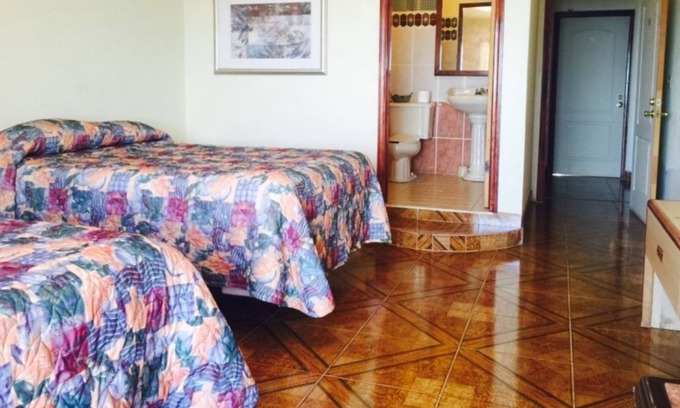 Camalú Hotel | La Cueva Del Pirata