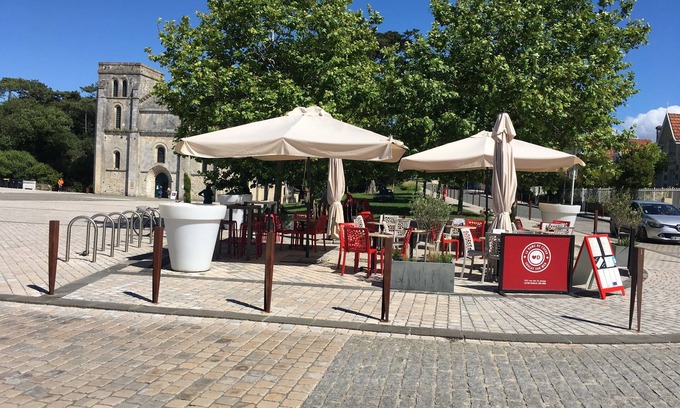 Soulac-sur-Mer Hotel | La dame de coeur