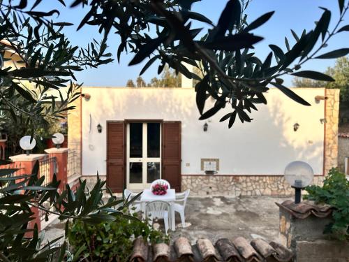 Castel Di Tusa Casa | La Dimora degli ulivi