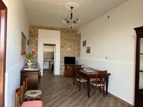Castel di Iudica Apartamento | La Dimora di Eloisa