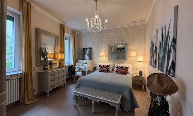 Borgo Trento Apartamento | La Dolce Vita - Luxury Verona city Apartment 2 BR, 2 BA with Romantic Balcony