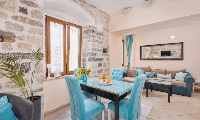 Kotor Old Town Condominio | La Dolce Vita l ❤️ de UNESCO Kotor Luxury 1bdr 50% de descuento ideal freelance hub