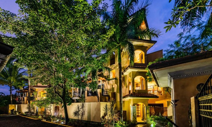 Playa Langosta Apartamento | La Esquina (3 minutes from Beach, perfect for a family getaway)