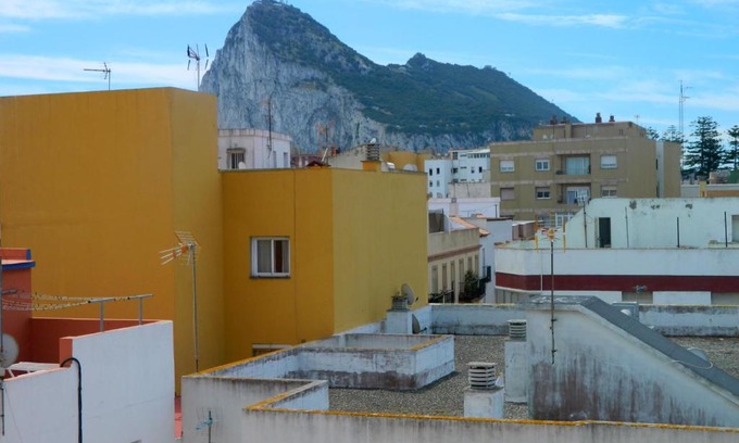 La Línea de la Concepción Casa | La Esteponera