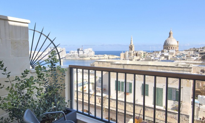 Valletta Hotel | La Falconeria Hotel