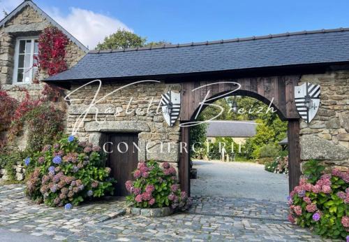 Saint-Gilles-Pligeaux Casa | La familiale du manoir de Kerollivier