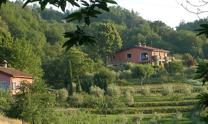 Molazzana Otro | La Fattoria Farmhouse with La Stalla Apartment (Sleeps 14, 7 Bedrooms)