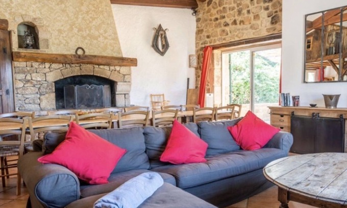 Ailhon Casa | La Feneire est un Gîte Situé Situé au Coeur de L'ardèche