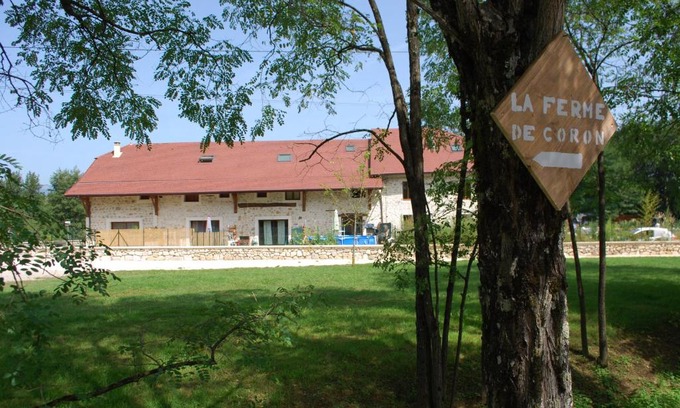 Belley Cama Y Desayuno | La ferme de Coron