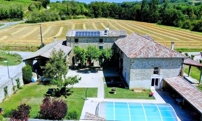Chanos-Curson Casa | La Ferme des Denis