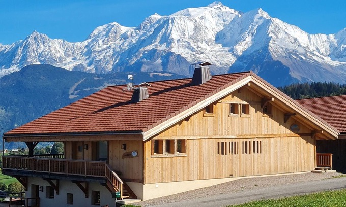 Cordon Casa | La Ferme des Fingères - Apartment with all comfort facing Mont-Blanc This old f