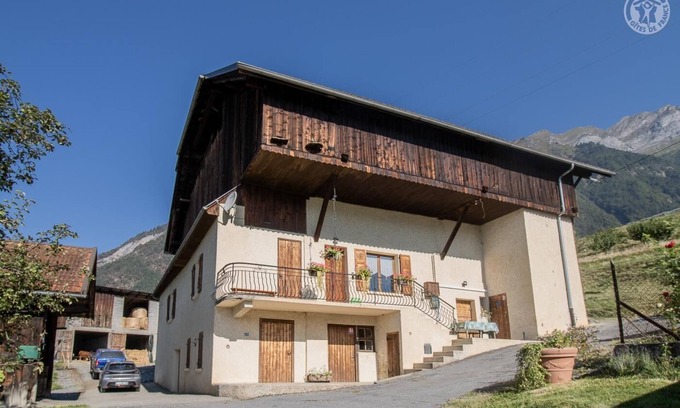 Ugine Casa | LA Ferme DU Mont Charvin