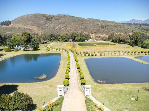 Cape Winelands Casa | La Ferme Guest Farm - Hot Tubs