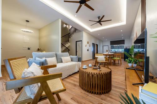 Batu Ferringhi Casa | La Ferringhi Villa - 5 Bedroom Bungalows by ALV