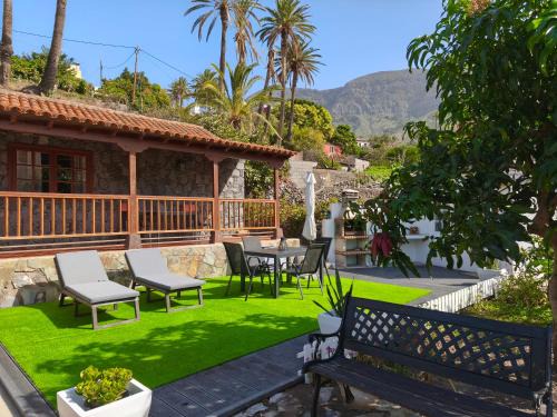 Alojera Casa | La Finca De Victoria Alojera