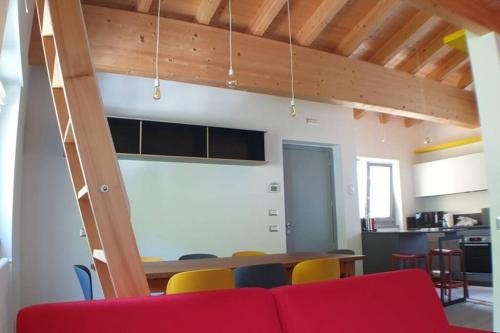 Cataeggio Apartamento | LA FINESTRA SUL FIUME-GRAZIOSA MANSARDA.CIR 014O74