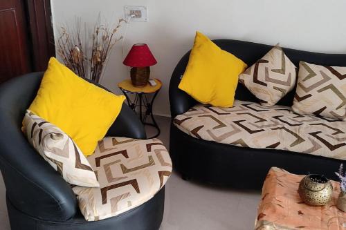 Gautam Nagar Apartamento | La Floraison - Solo/Couple-Hauz khas/AIIMS/IIT