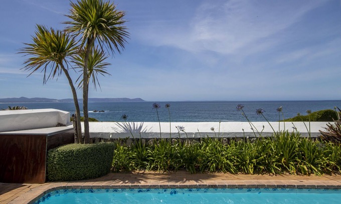 Westcliff Casa | La Fontaine Guest House