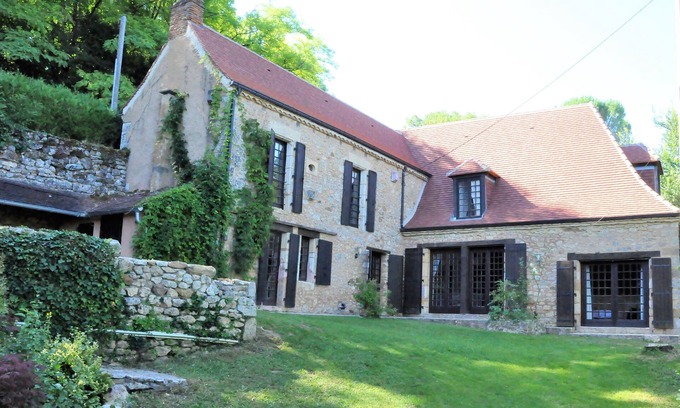 Les Eyzies Villa | La Source de Piot, villa de lujo sin vista y en un oasis de paz.