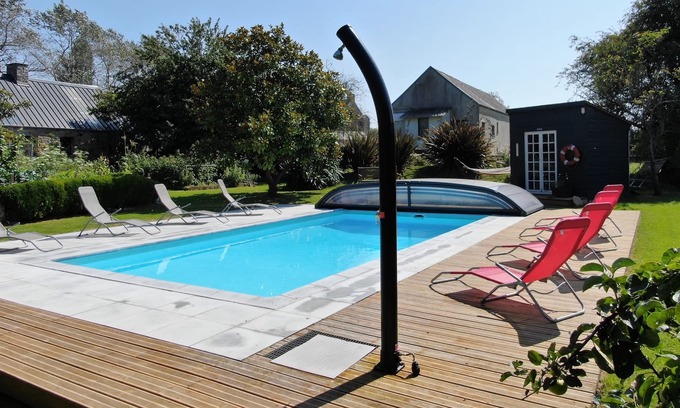 Saint-Nicolas-de-Pierrepont Cabaña | Gites à la Ferme - piscina climatizada, ponis, cabras, ovejas y pollos, playas cercanas