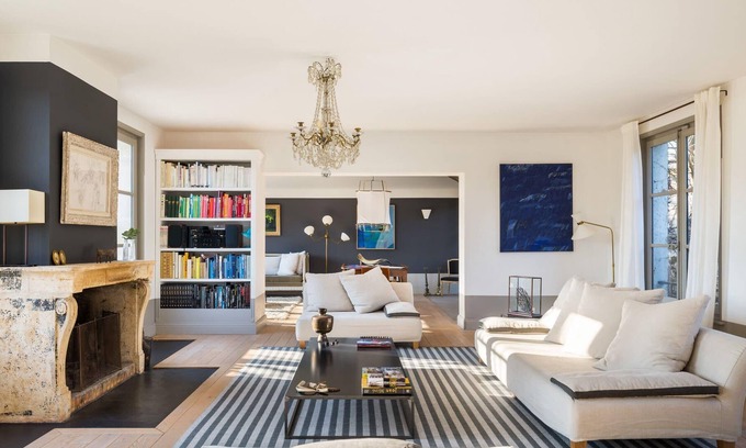 Saint-Didier-au-Mont-d'Or Villa | La casa de la galería de la familia y el encanto, galería de arte real con pi