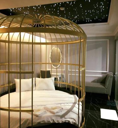 Binh Chanh Hotel | La Galerie Hotel