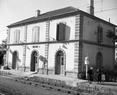 Millas Cama Y Desayuno | La Gare De Millas Chambres d'hôtes