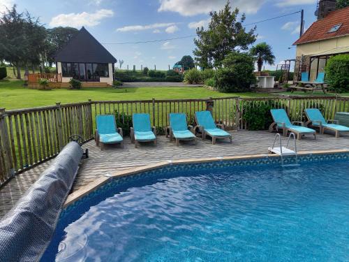 Le Mesnil-Adelee Casa | La Gasteboisiere with swimming pool and games room