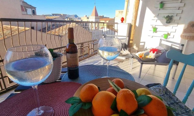 Casteldaccia Casa | La Gorgone city center apartments