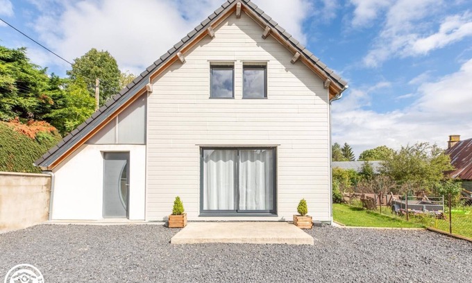 Besse-en-Chandesse Casa | "La Grande Astrance "