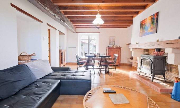 Saint-Meard-de-Drone Casa | La Grande Métairie, Casa de campo en Périgord con jardín privado y terraza