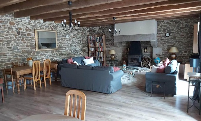Les Champs-Geraux Casa | La Grande Maison - Les Gîtes de la Lohuas