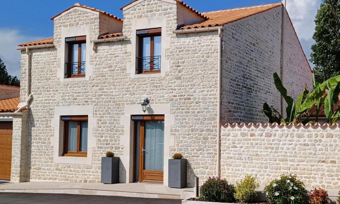 Thaire Casa | La Grange 3 étoiles - Maison d'hôte à 10 min des plages