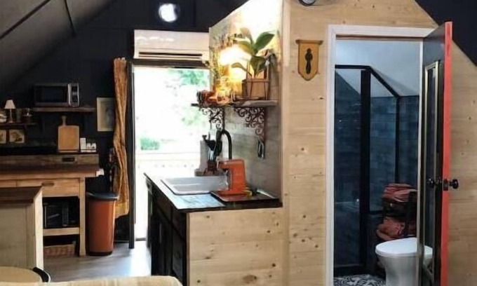 Elsah Casa | La Grange at Suite Jane - private studio barn loft apartment: a bohemian getaway