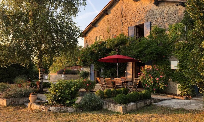 Saint-Martial-Viveyrol Casa | La Grange, conversión de granero hermosa con piscina privada en entorno rural