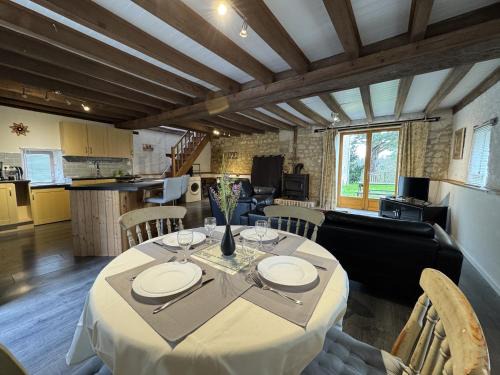 Aubigne-Racan Casa | La Grange D'EsusTerra - Piscine - 6 pers - Rêve au Mans