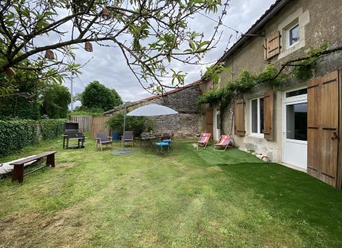 Champagne-le-Sec Casa | La Grange des zarts